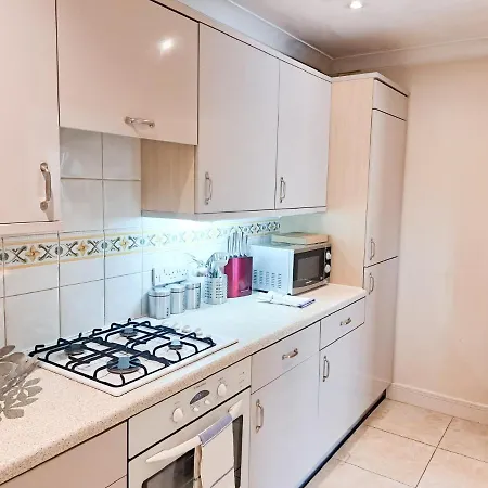 Wimbledon Apartment-2